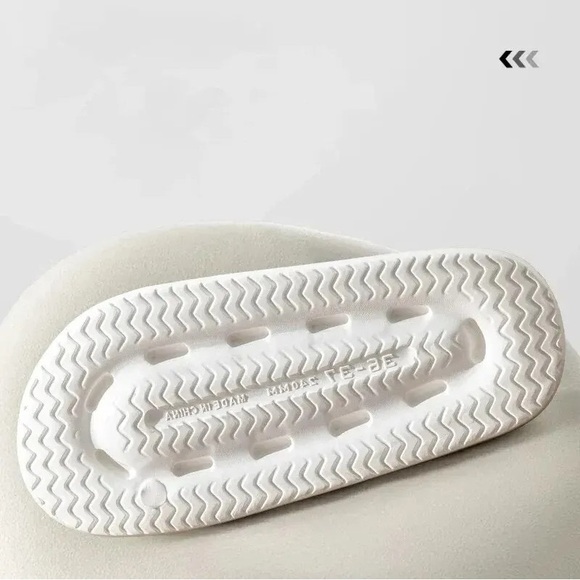 White Cute Puppy Indoor Home Slippers Slides - Picture 3 of 4